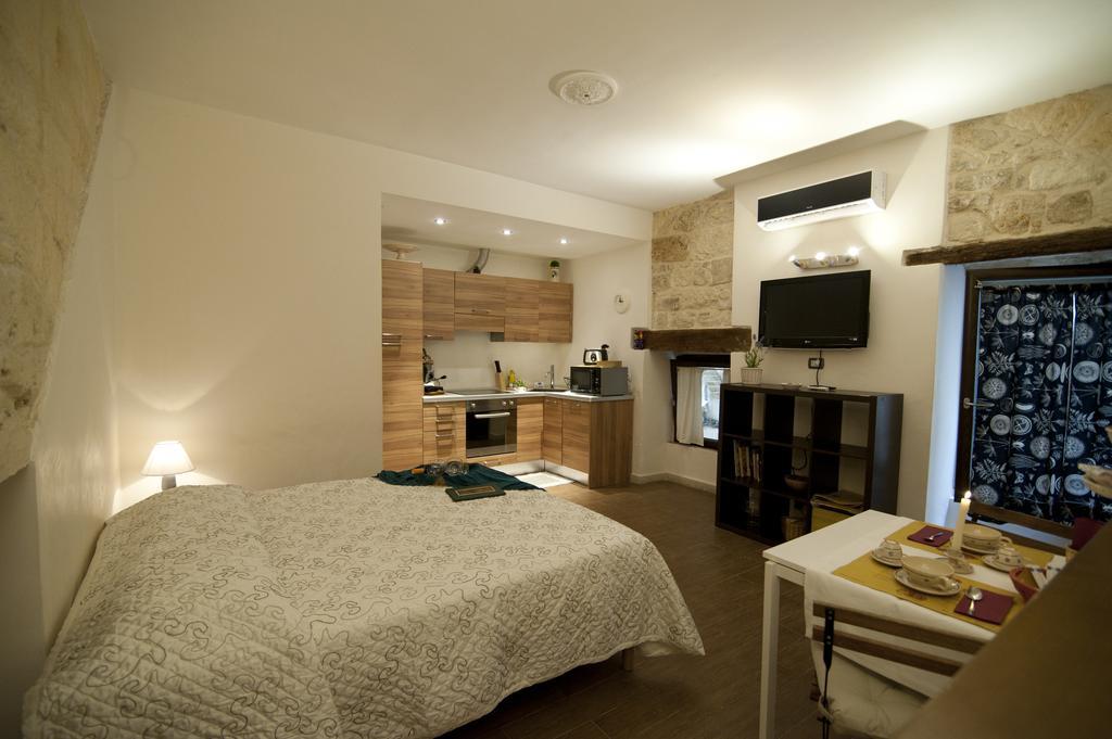 B&B La Uascezze Bari Szoba fotó
