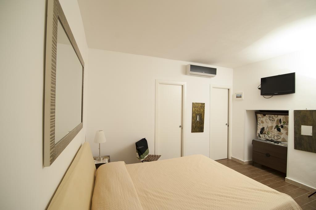 B&B La Uascezze Bari Szoba fotó